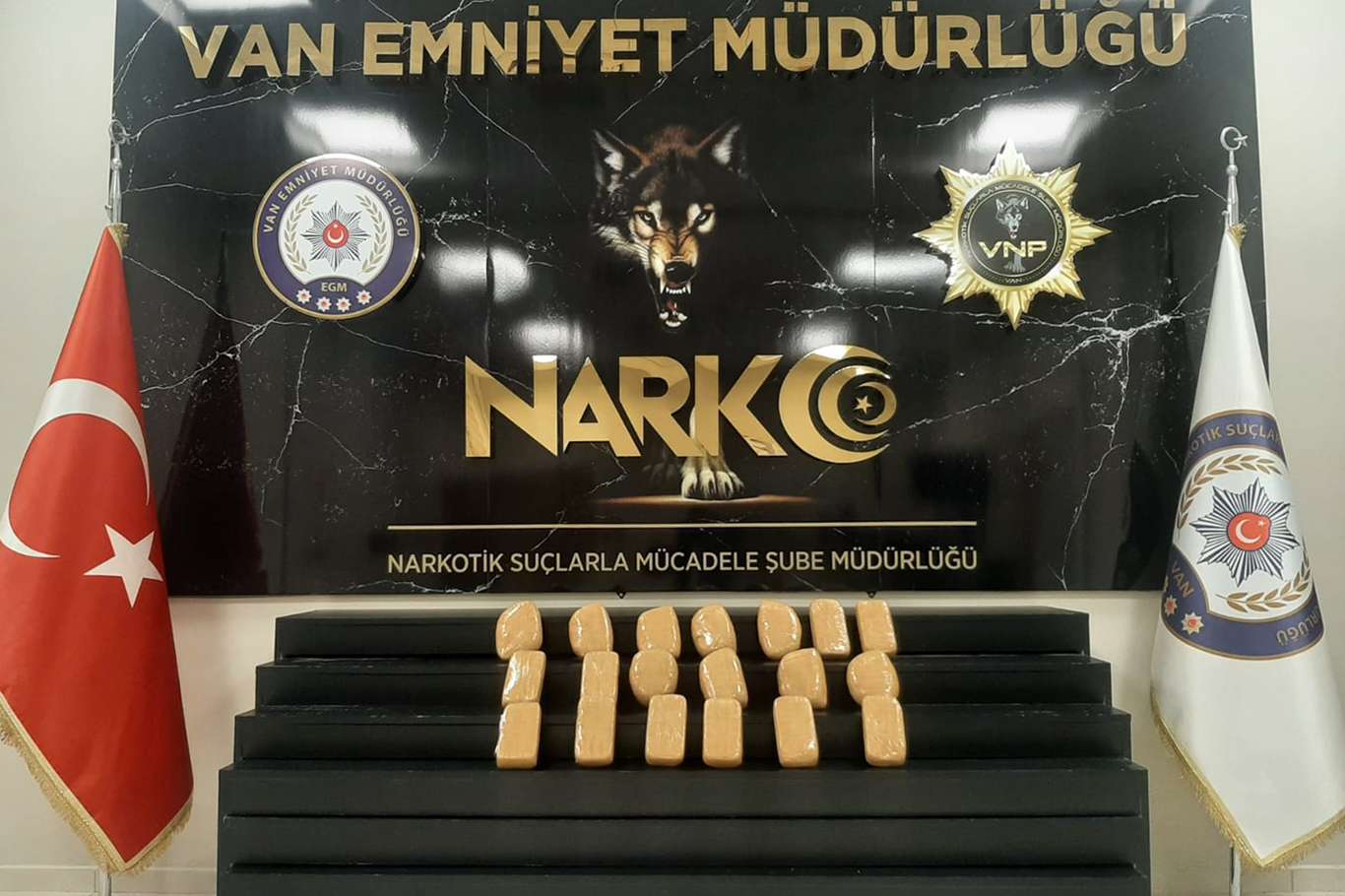 Turkish police seize more than 10 kg of heroin in eastern Turkey Turkish police seize more than 10 kg of heroin in eastern Turkey